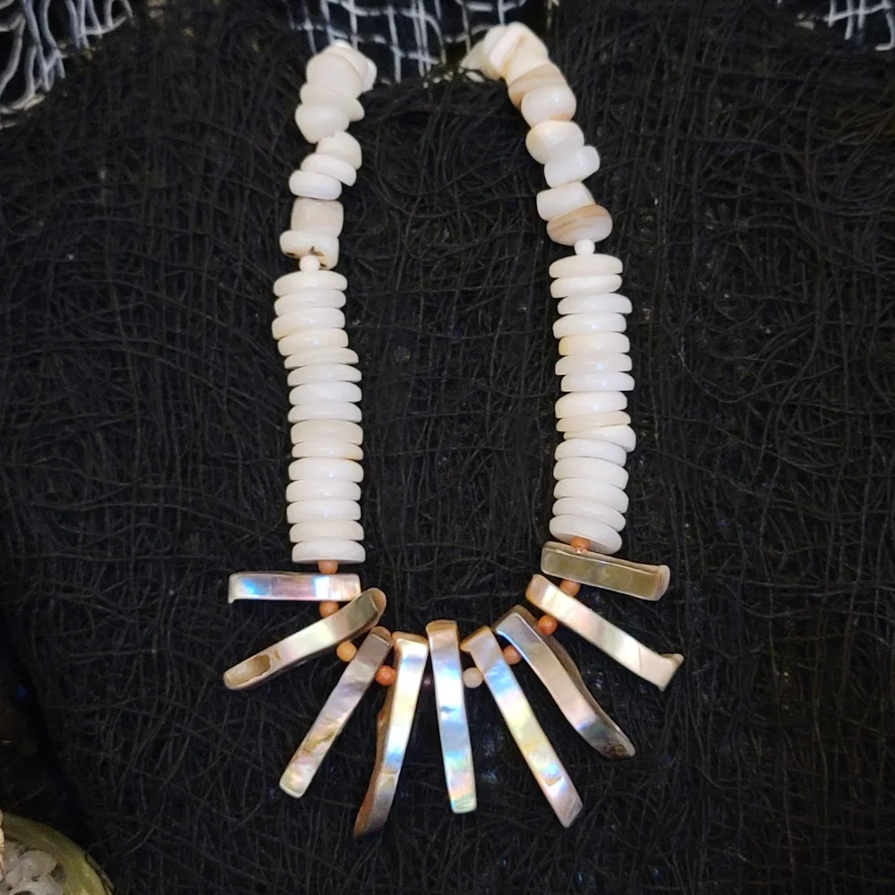 Shell Necklace - Picture 3 of 3